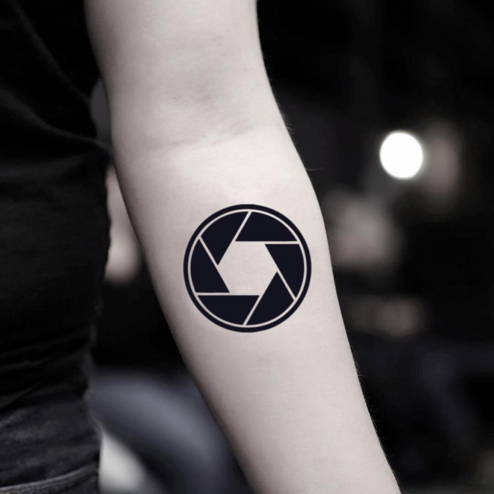 fake small photography dslr camera geometric temporary tattoo sticker design idea on inner arm