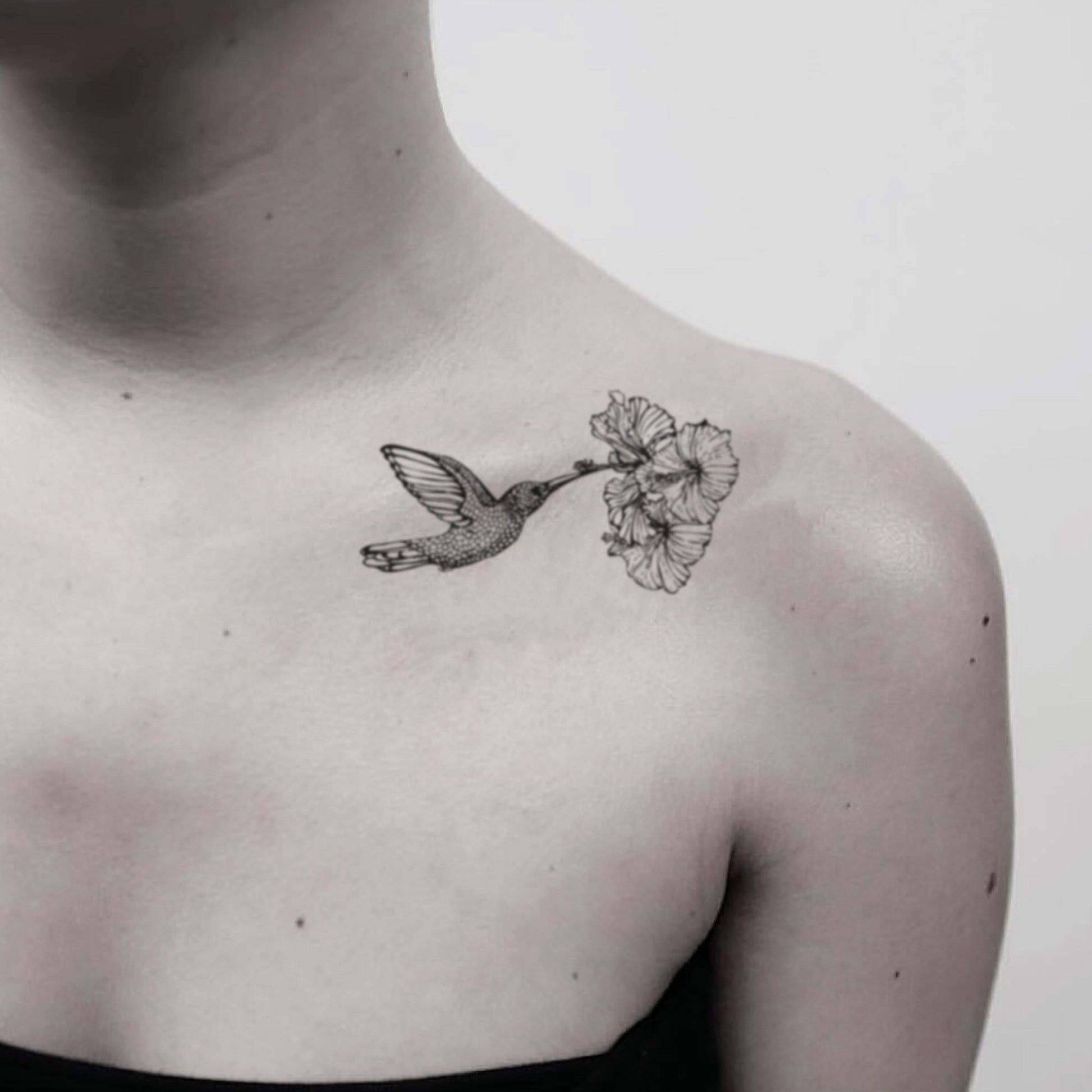fake medium hummingbird flower animal temporary tattoo sticker design idea on shoulder