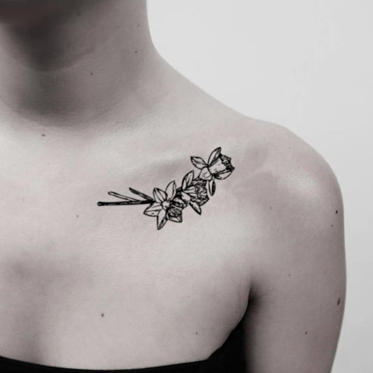 fake medium narcissus flower cluster temporary tattoo sticker design idea on shoulder