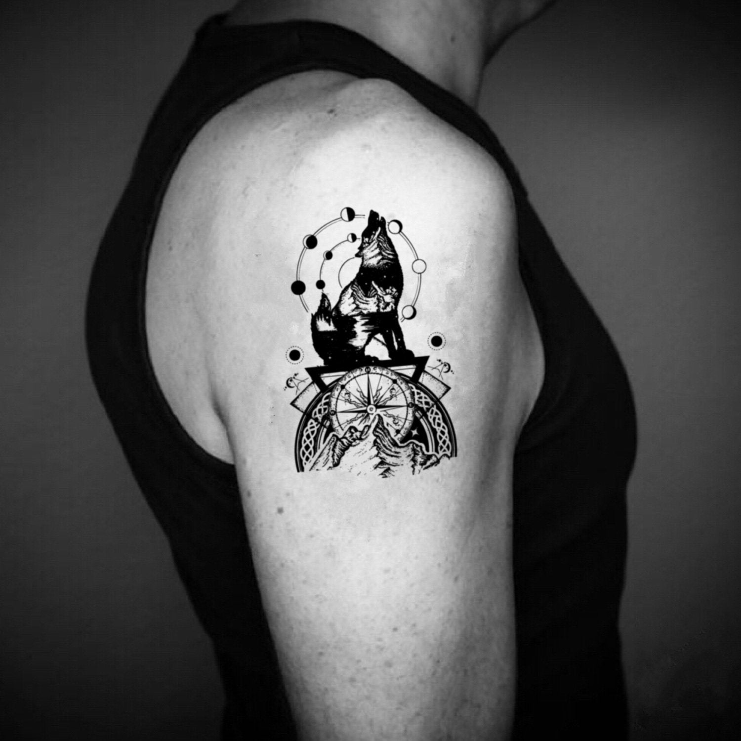 fake medium wolf howling at the moon coyote animal temporary tattoo sticker design idea on upper arm
