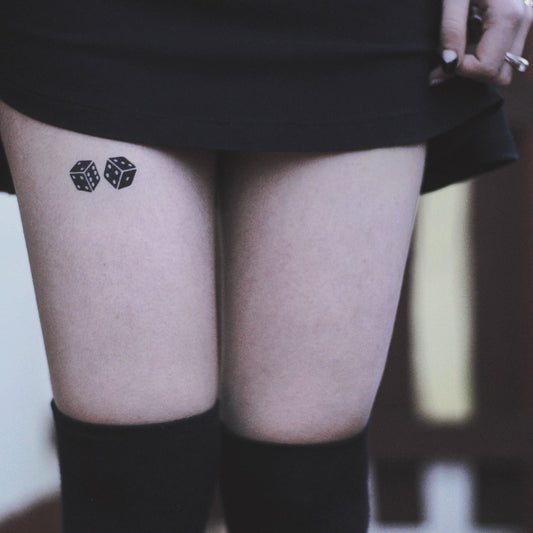 fake small dices minimalist temporary tattoo sticker design idea on thigh