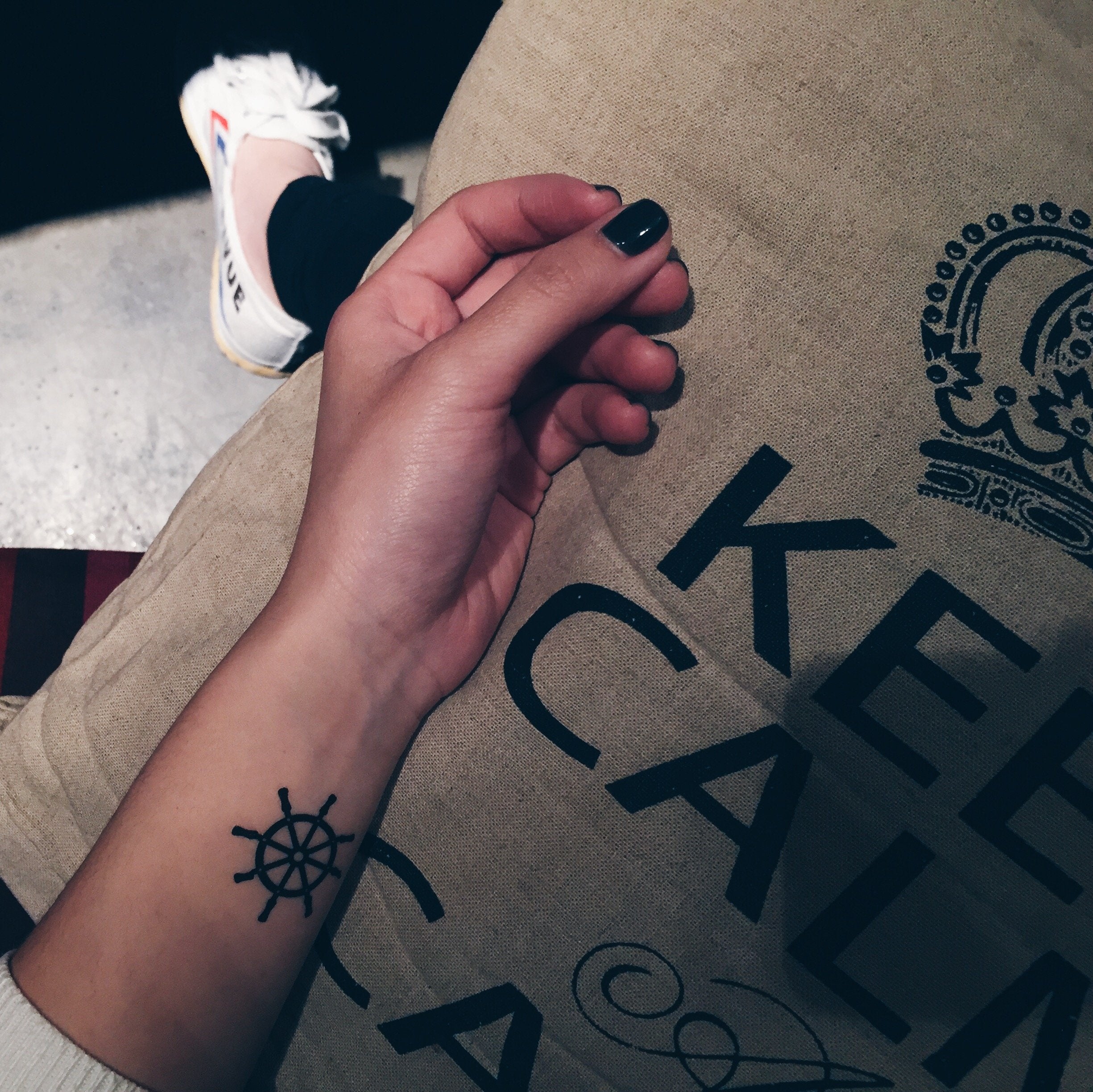 Helm Rudder Temporary Tattoo Sticker - OhMyTat